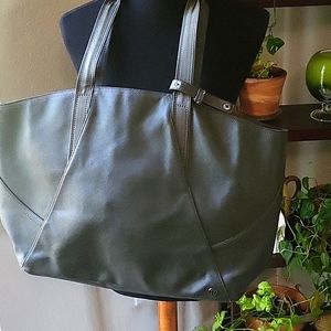 Lululemon dark green all day tote bag